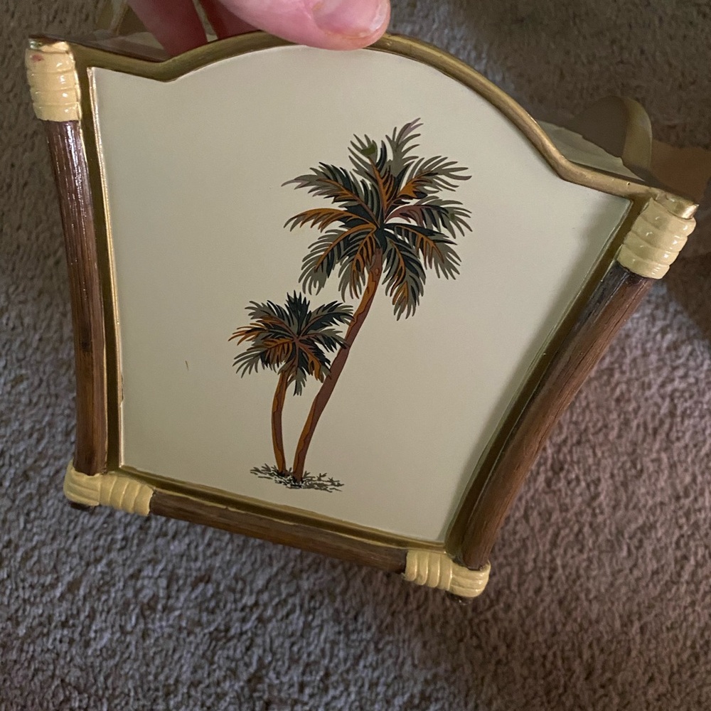 Tissue box holder - Picture 3 of 4